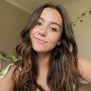 Meet your Posher, Anastazia